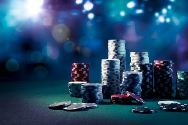 pakde4d alternatif mobile app interface showing live football and casino options